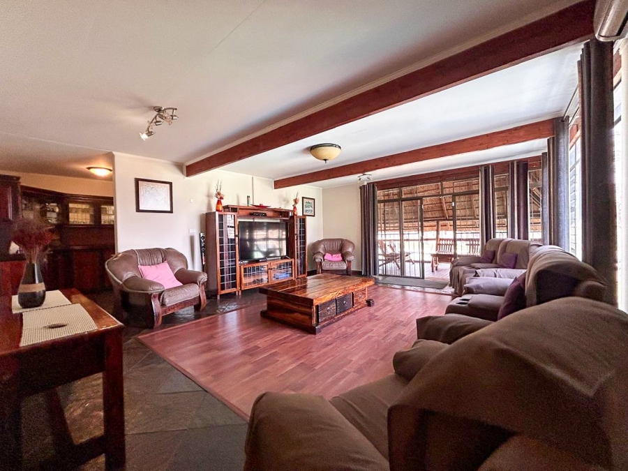 4 Bedroom Property for Sale in Lindequesdrif North West